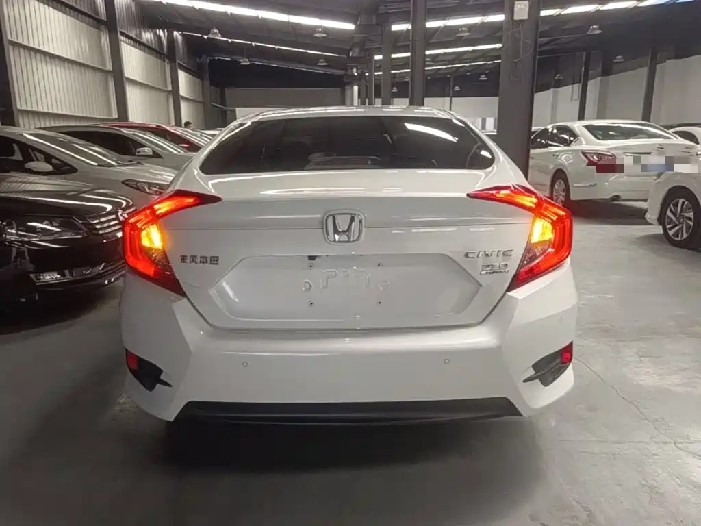 Honda Civic — миниатюра 6