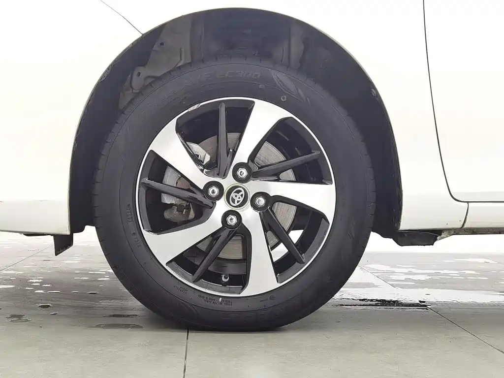 Toyota Vios FS — миниатюра 17