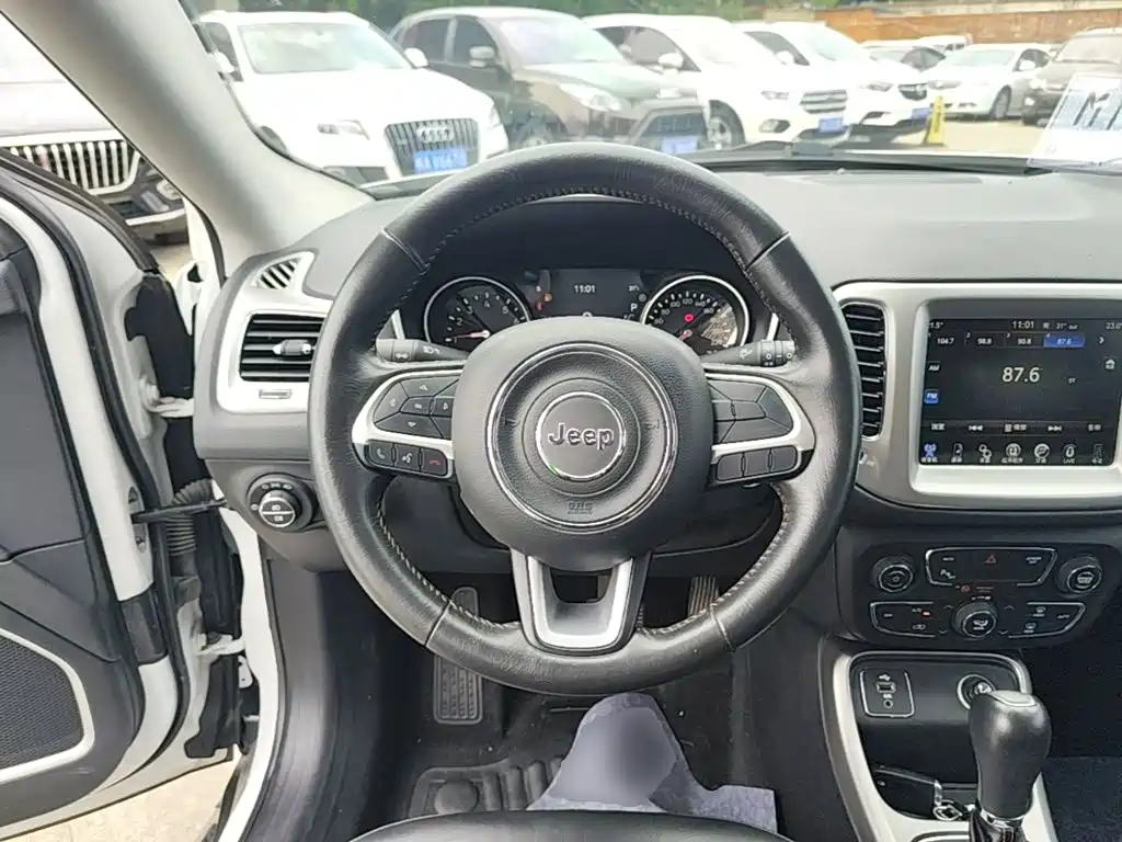 Jeep Compass — миниатюра 11