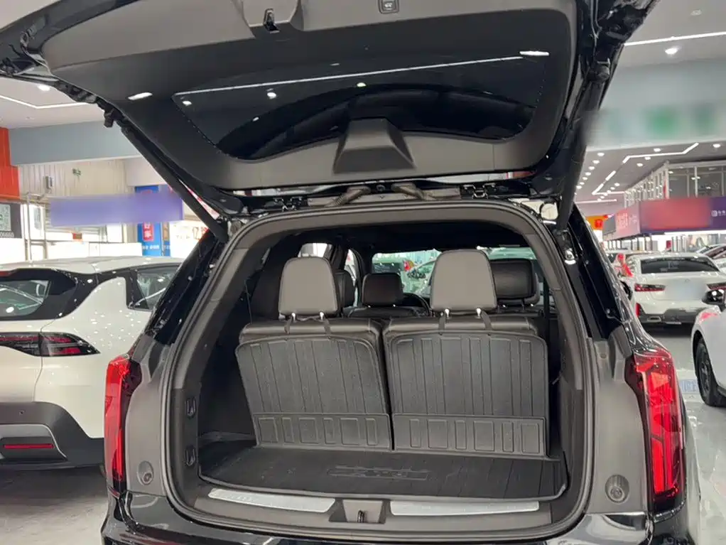 Cadillac XT6 — миниатюра 11