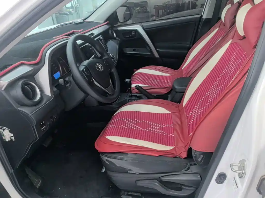 Toyota RAV4 — миниатюра 15