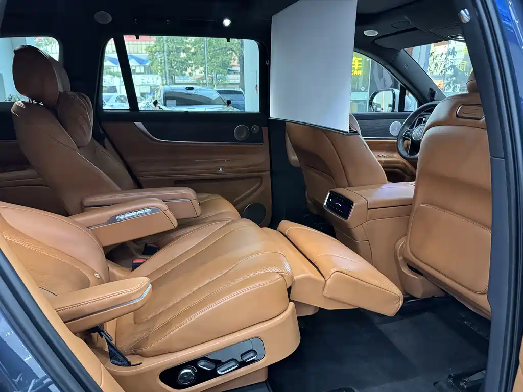 AITO ASK THE WORLD M9