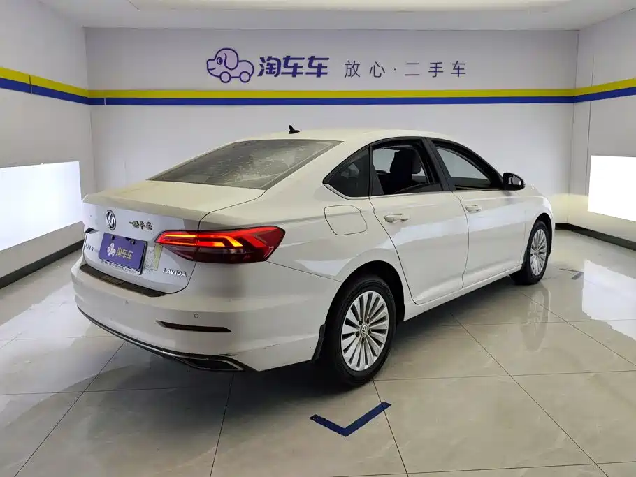 Volkswagen Lavida — миниатюра 3