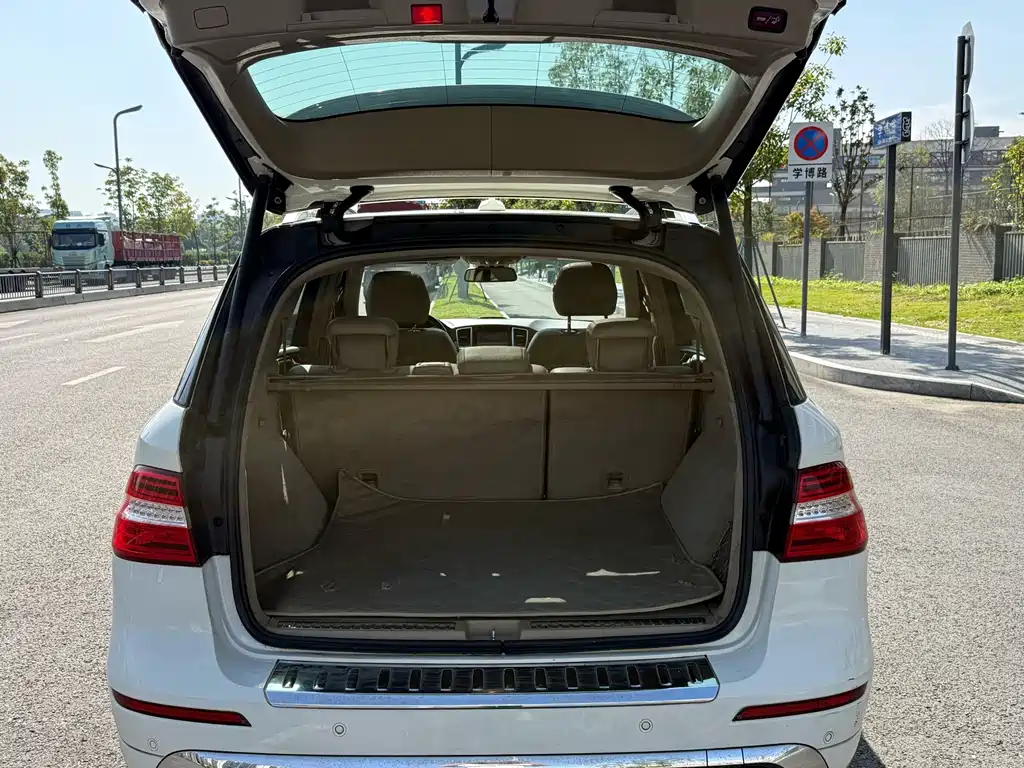 Mercedes-Benz M-Class — миниатюра 20