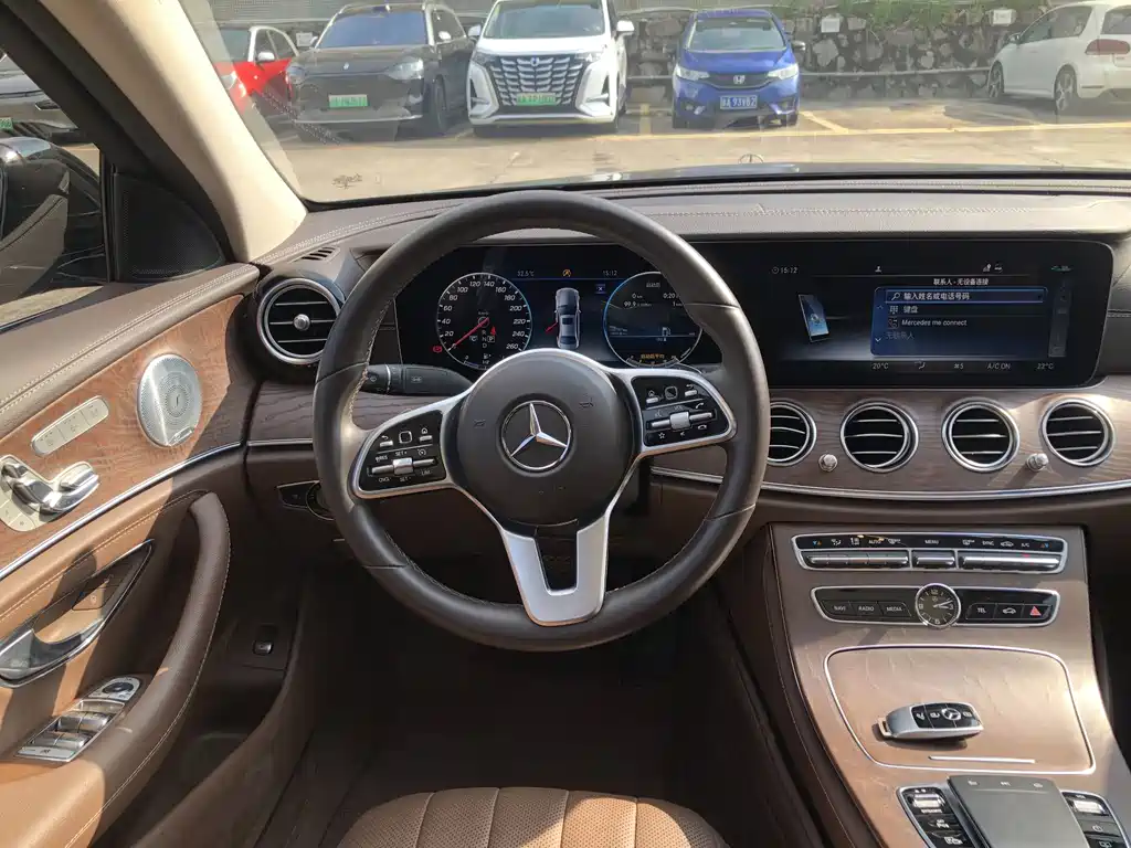 Mercedes-Benz E-Class — миниатюра 18