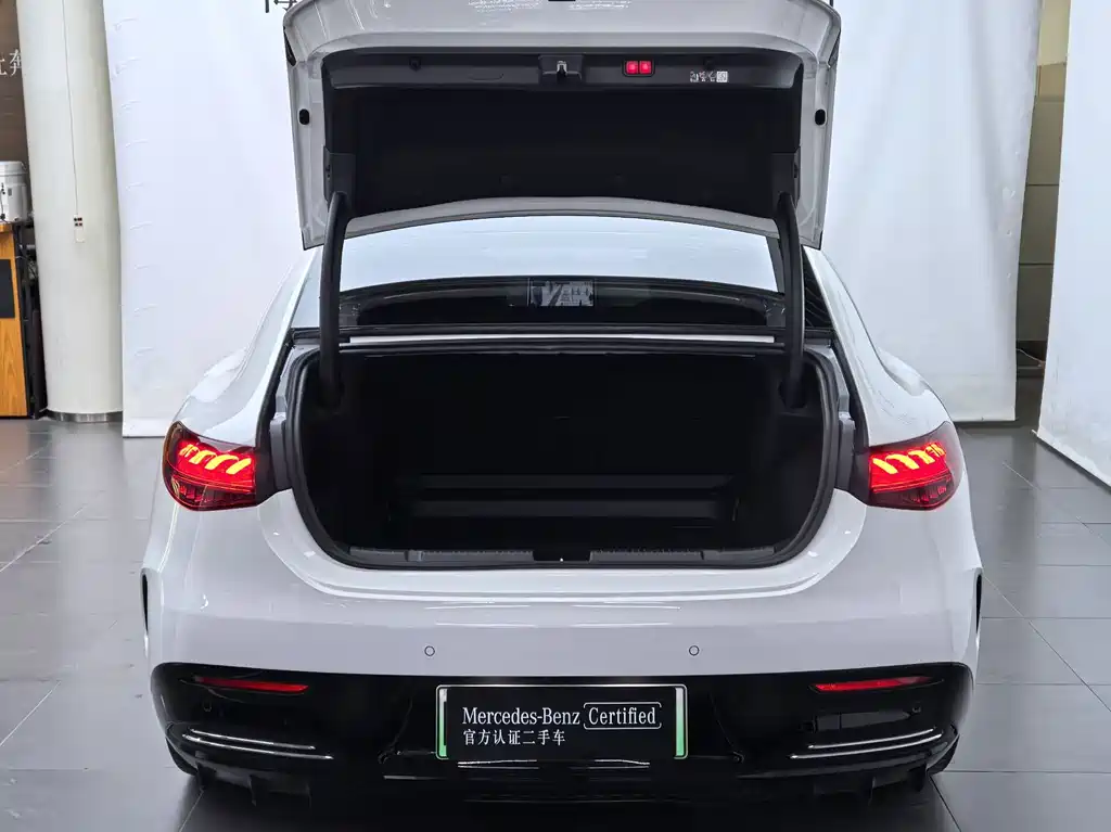 Mercedes-Benz EQE — миниатюра 21