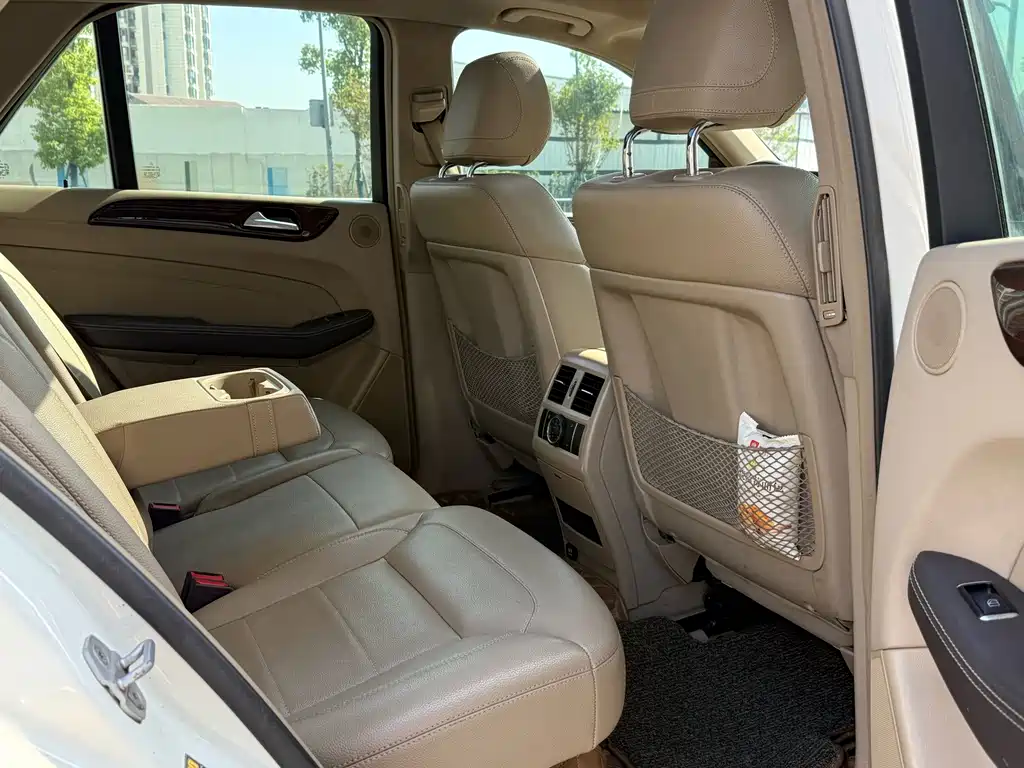 Mercedes-Benz M-Class — миниатюра 14