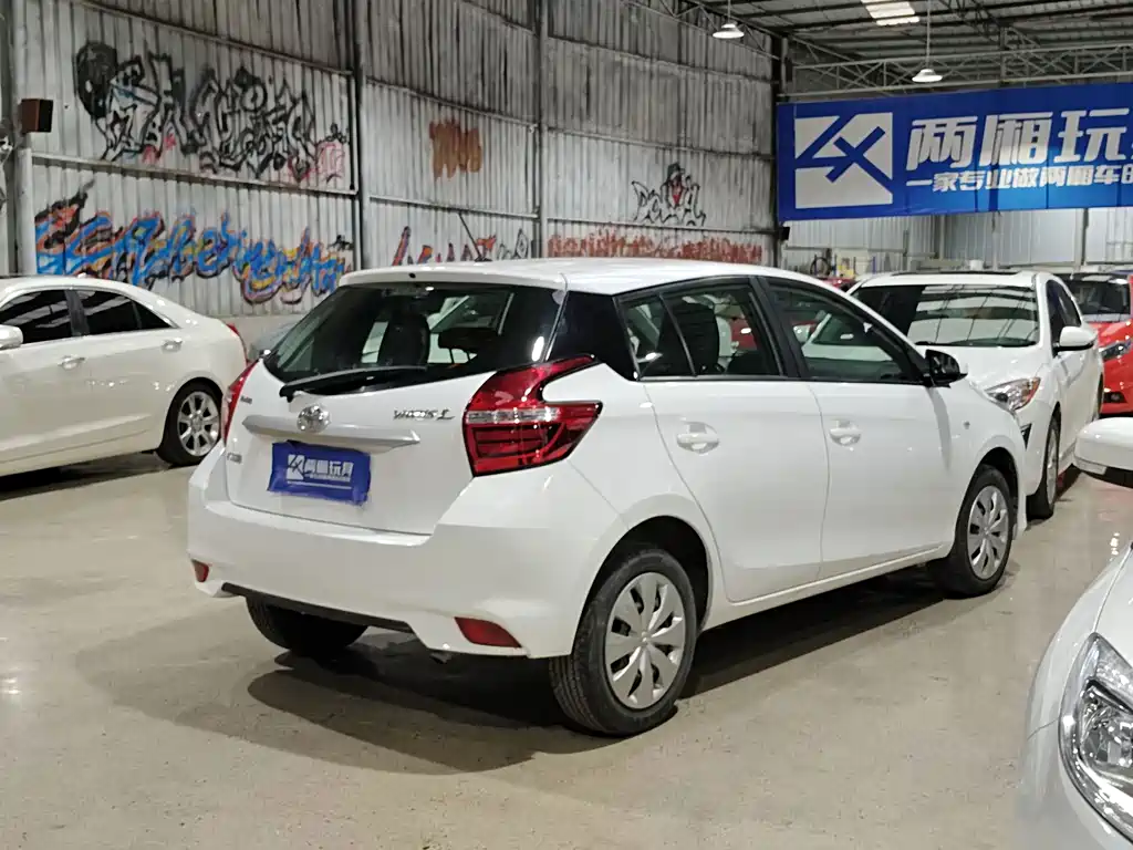 Toyota Yaris L — миниатюра 7