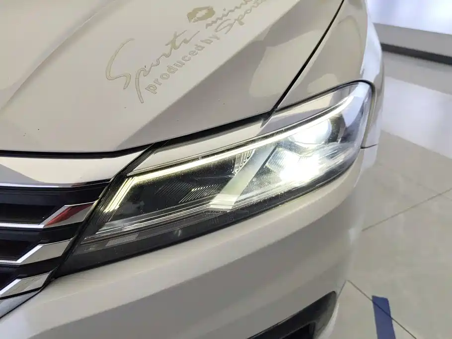 Volkswagen Lavida — миниатюра 5
