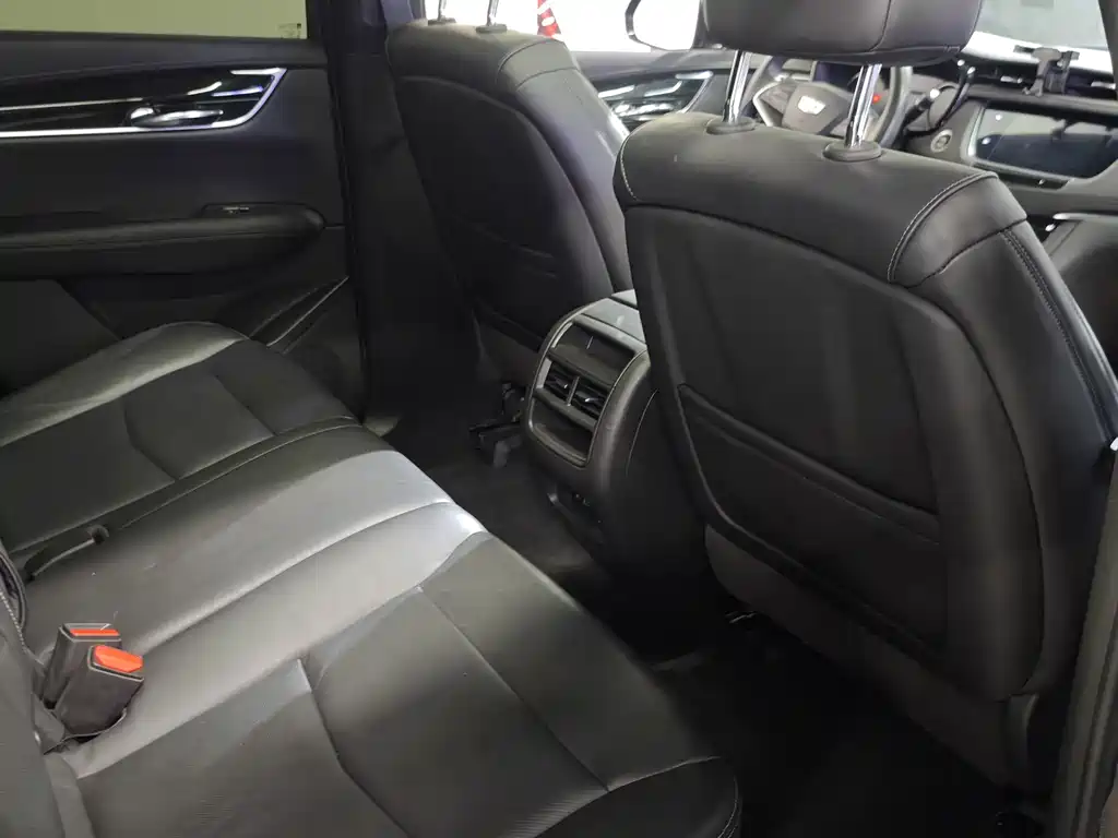 Cadillac XT5 — миниатюра 4