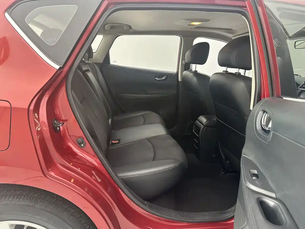 Nissan Tiida — миниатюра 12