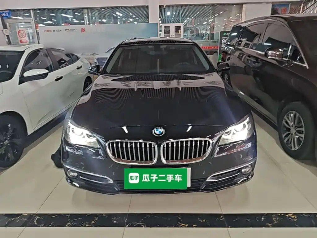 BMW 5 Series — миниатюра 3