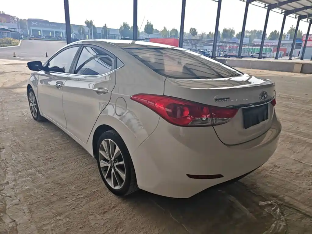 Hyundai Elantra Langdong — миниатюра 5