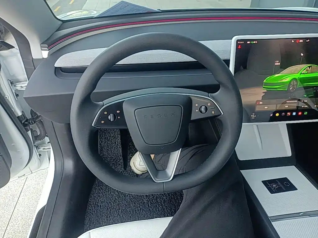 Tesla Model 3 — миниатюра 11