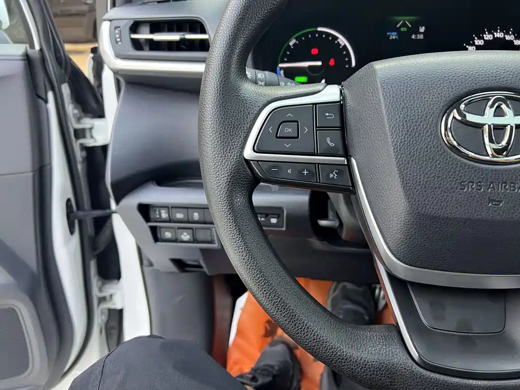 Toyota Granvia — миниатюра 19
