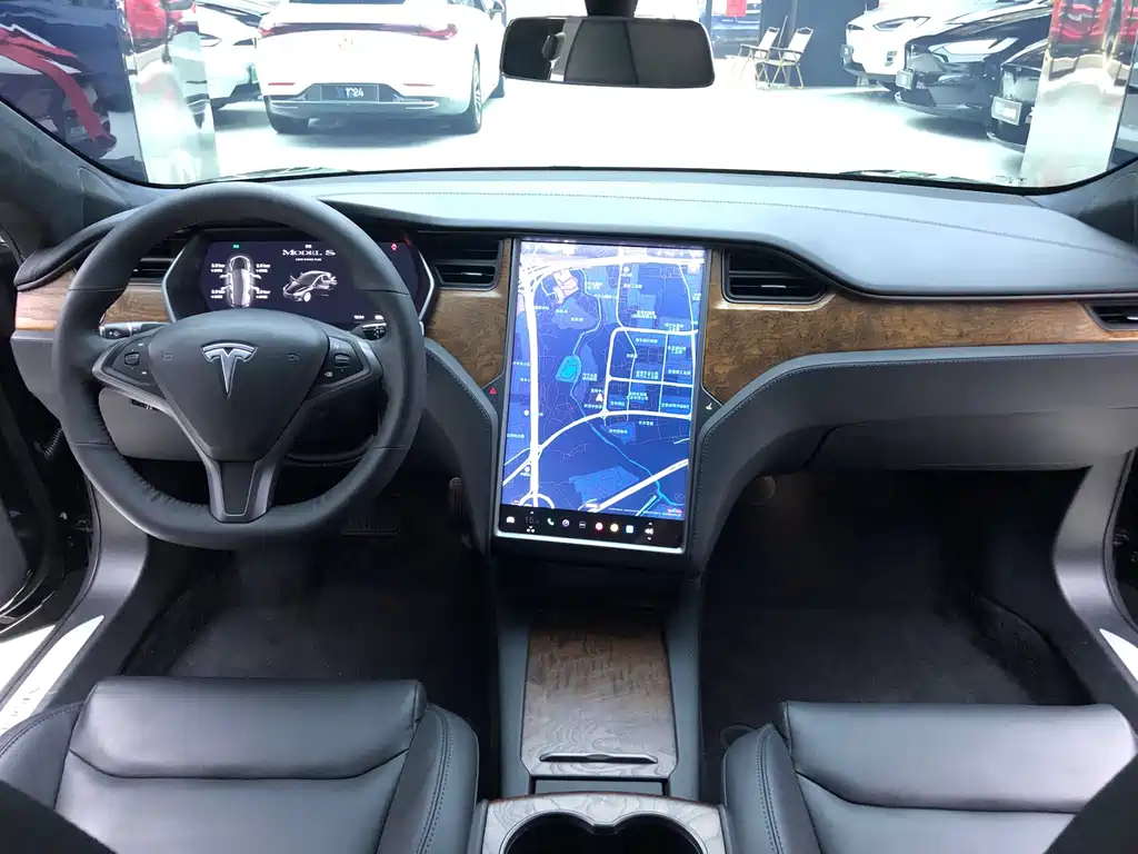Tesla Model S — миниатюра 13
