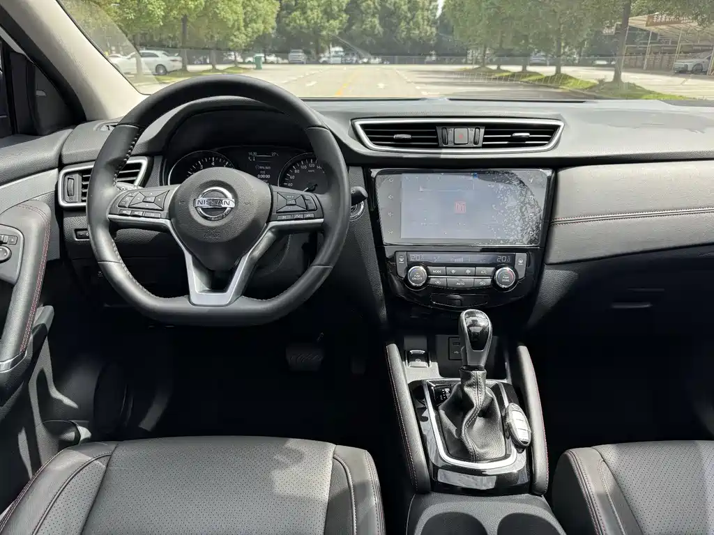 Nissan Qashqai — миниатюра 14