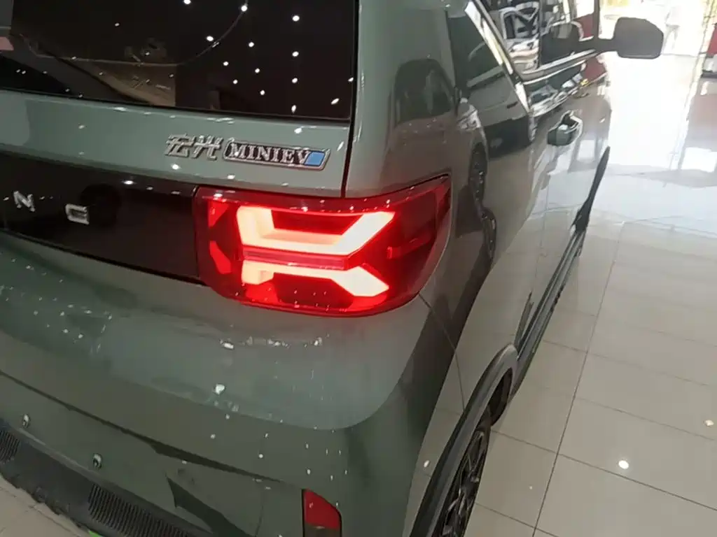 Wuling MINIEV — миниатюра 8