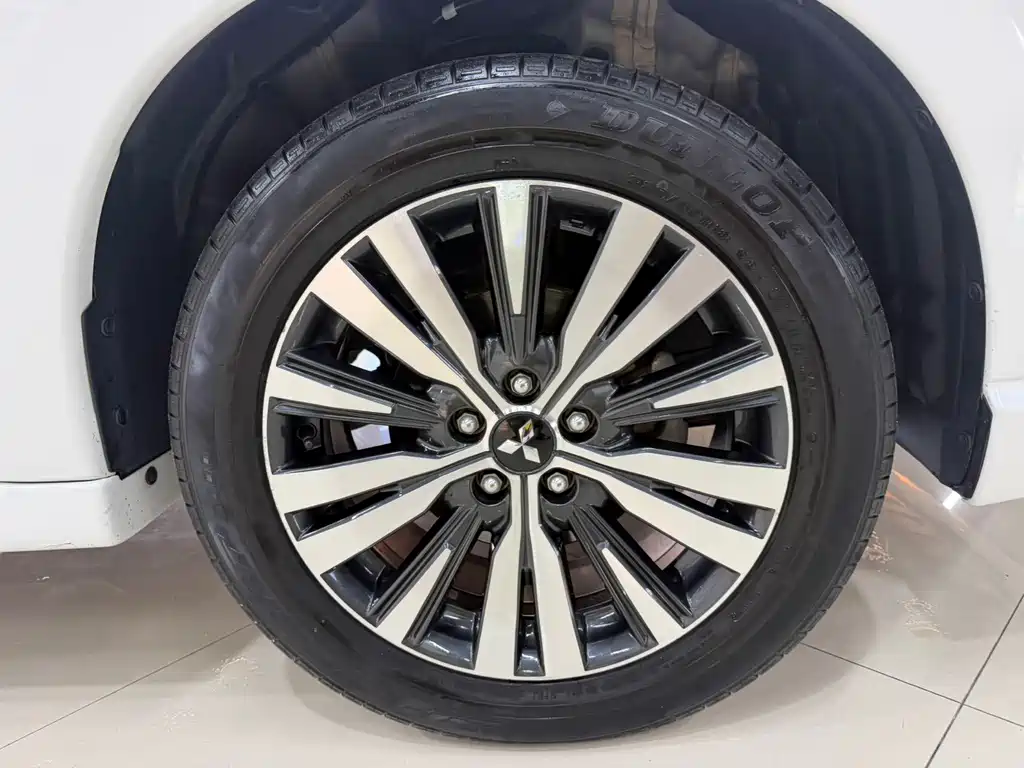 Mitsubishi Outlander — миниатюра 20