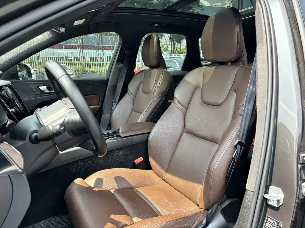 Volvo XC60 — миниатюра 8