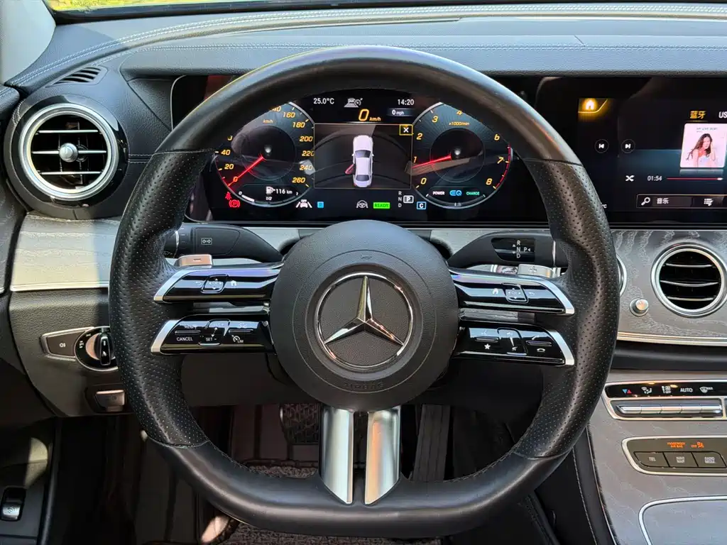 MERCEDES-BENZ E CLASS