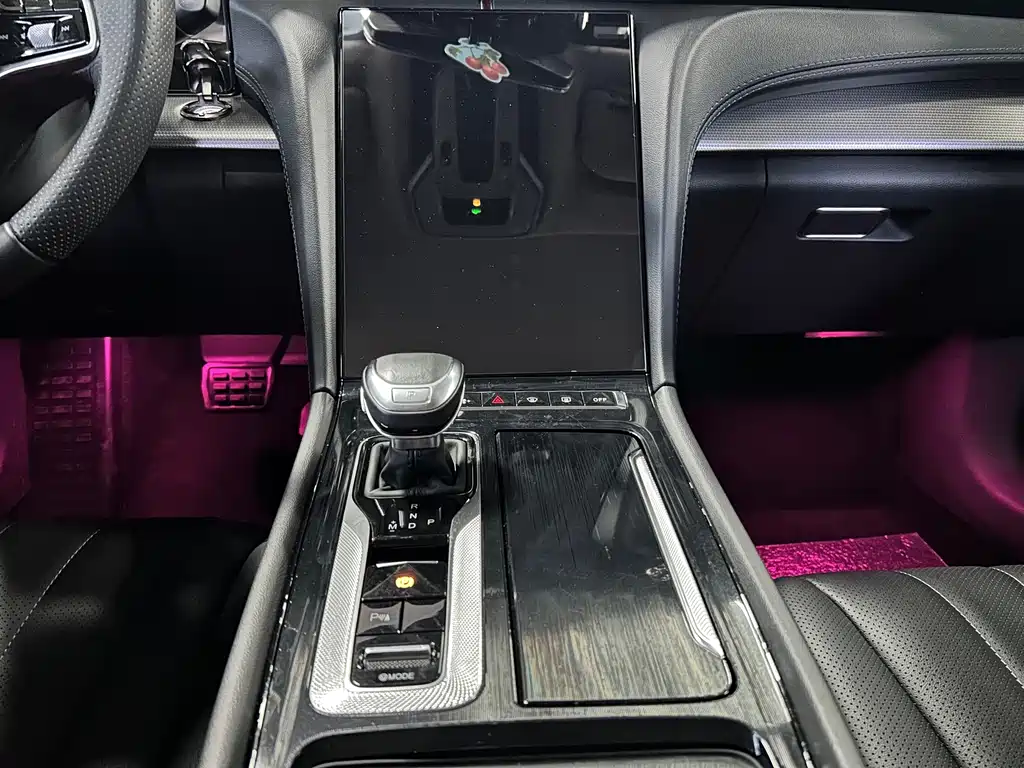 Hongqi Hongqi H5 — миниатюра 13