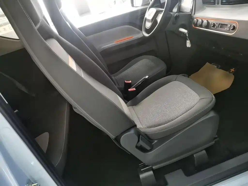 Wuling MINIEV — миниатюра 25
