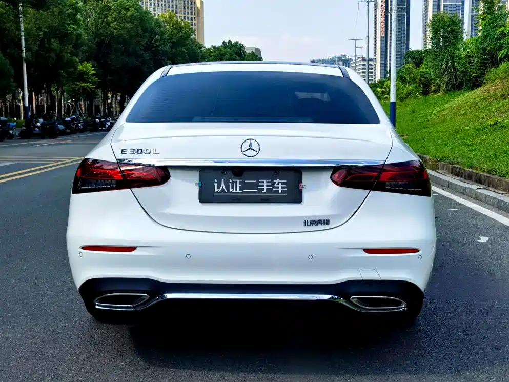 Mercedes-Benz E-Class — миниатюра 6