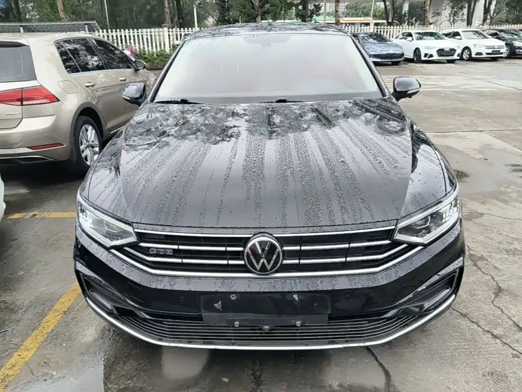 Volkswagen Magotan PHEV — миниатюра 3
