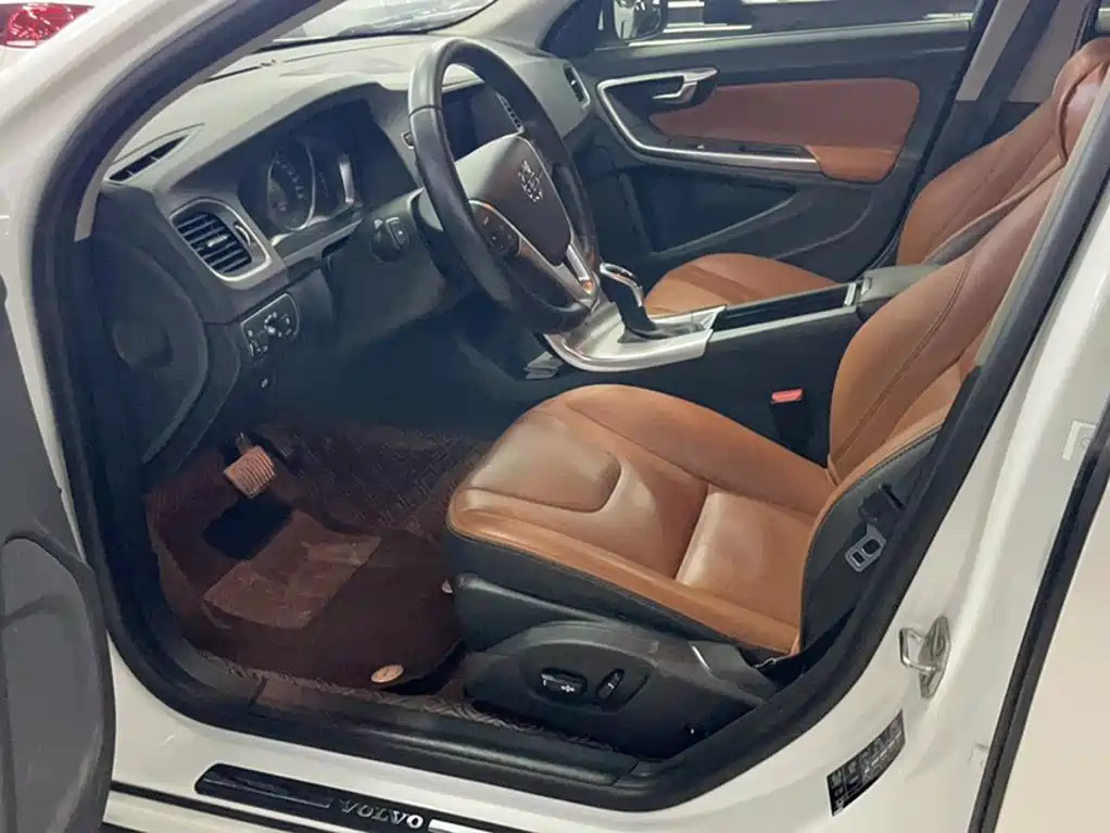 Volvo S60 — миниатюра 9