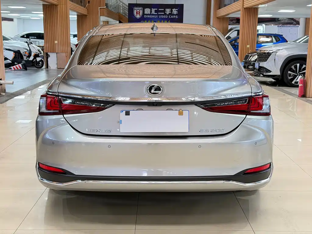 Lexus ES — миниатюра 28