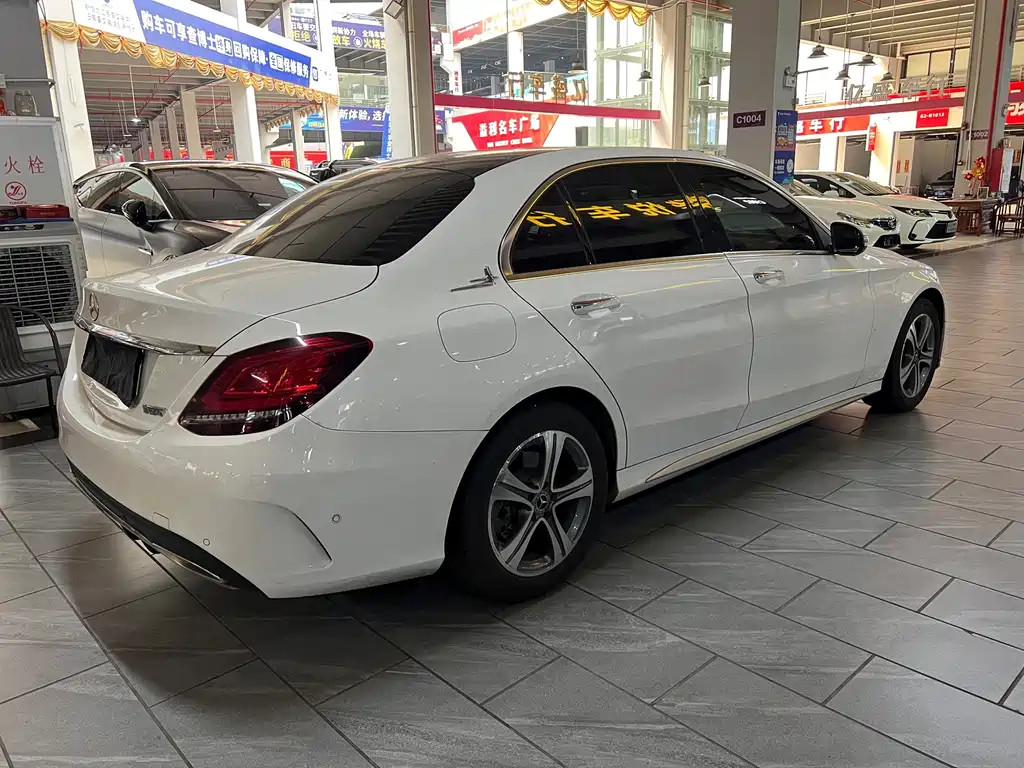 Mercedes-Benz C-Class — миниатюра 2