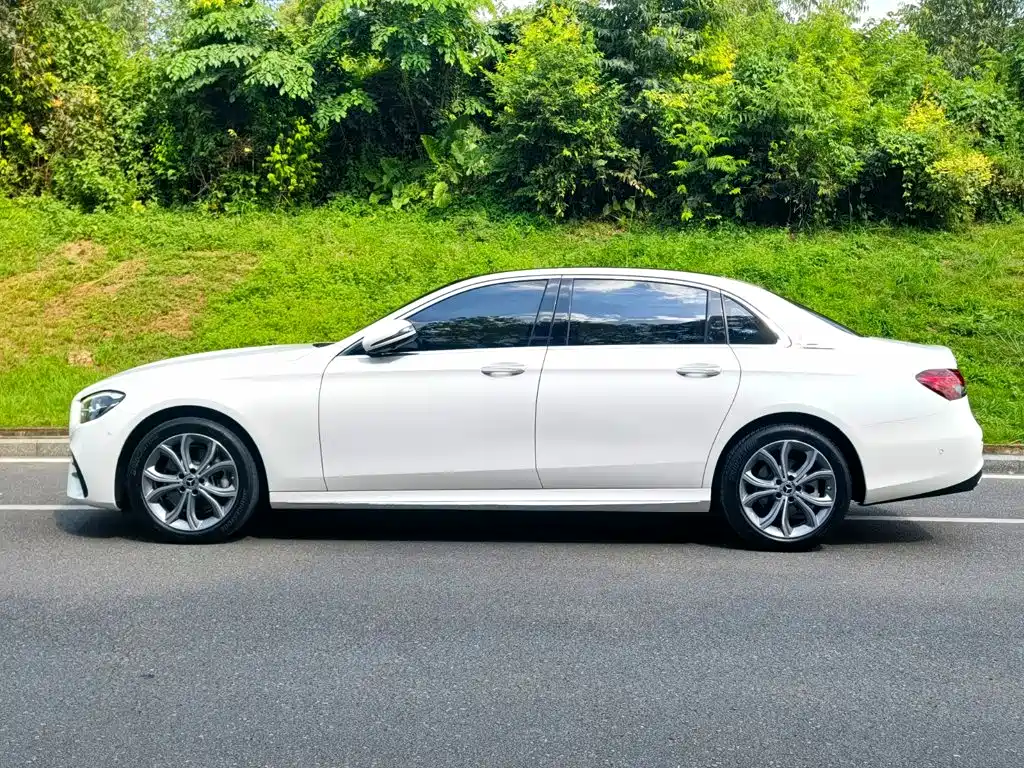 Mercedes-Benz E-Class — миниатюра 4