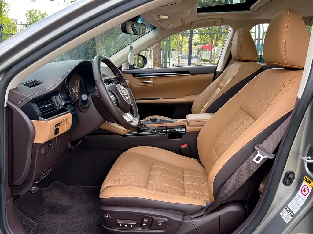 Lexus ES — миниатюра 10
