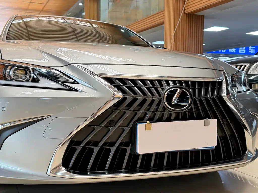 Lexus ES — миниатюра 24