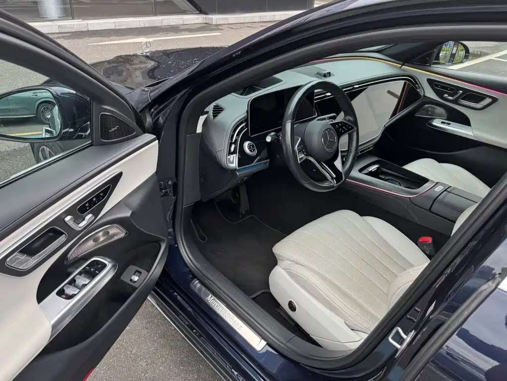 Mercedes-Benz E-Class — миниатюра 6