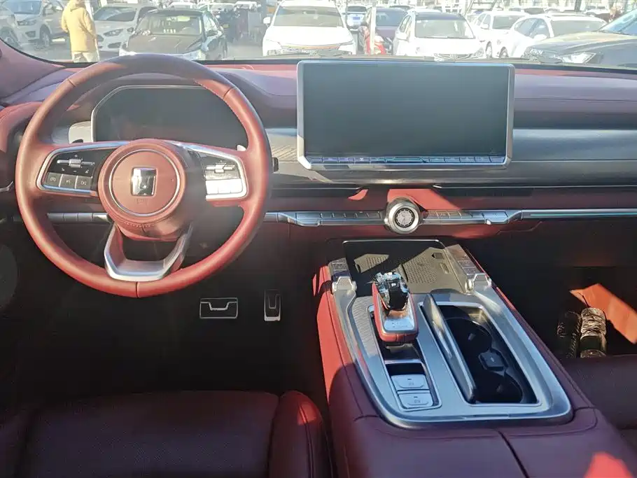 TANK TANK 700 NEW ENERGY