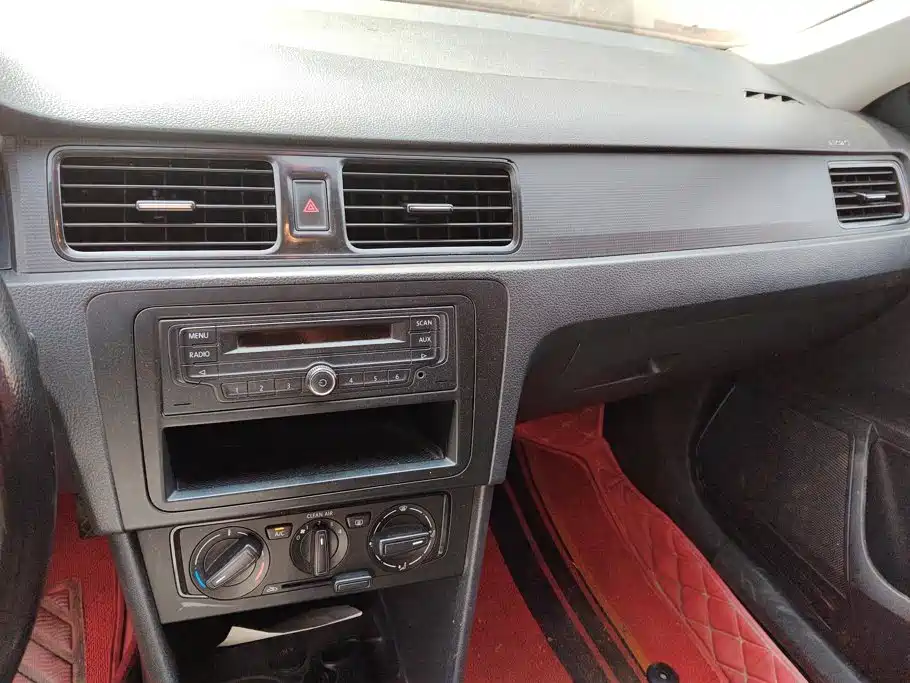 Volkswagen Santana — миниатюра 13