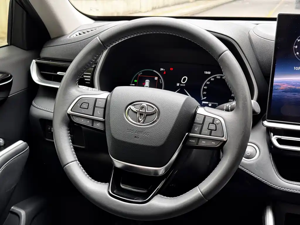 Toyota Highlander — миниатюра 18