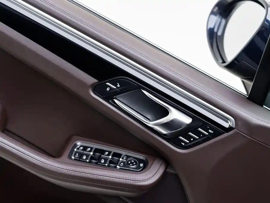 Porsche Macan — миниатюра 17