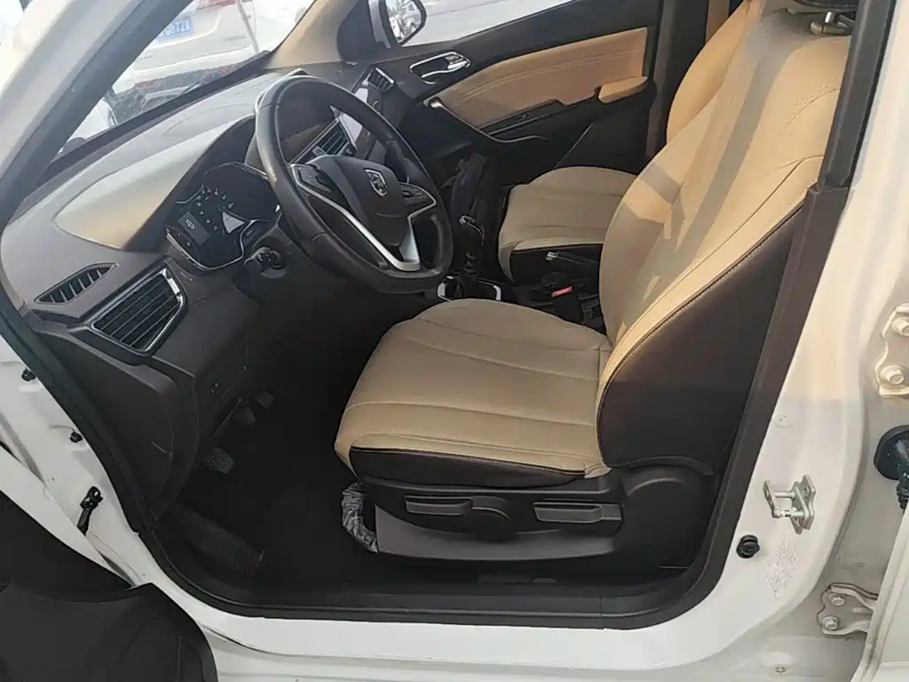 Baojun 310W — миниатюра 15