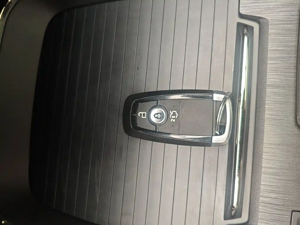 Ford Mondeo — миниатюра 9