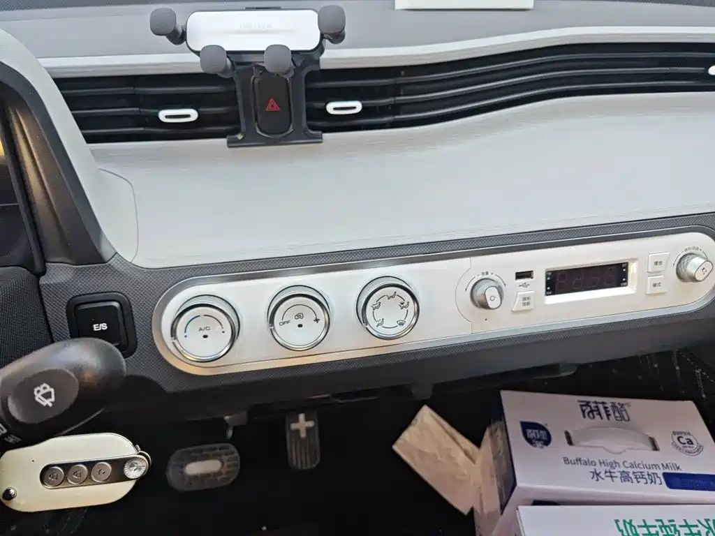 Wuling MINIEV — миниатюра 9