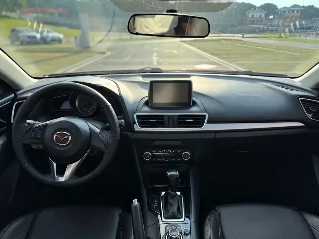 Mazda 3 Axela — миниатюра 17