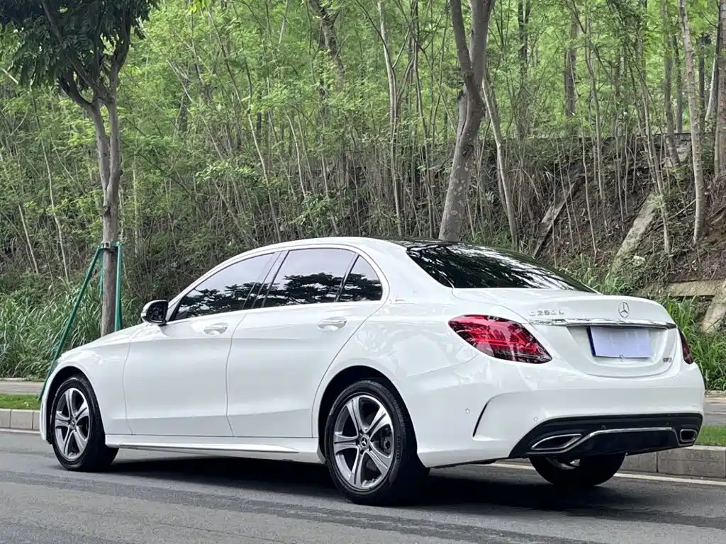 Mercedes-Benz C-Class — миниатюра 11