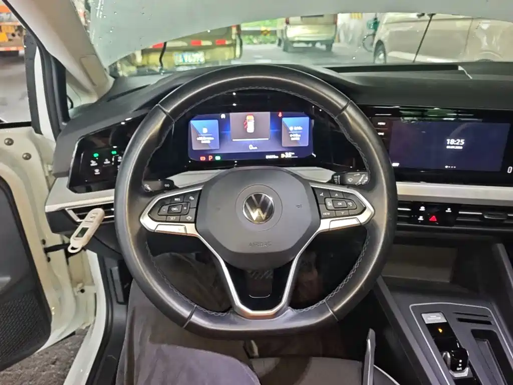 Volkswagen Golf — миниатюра 11