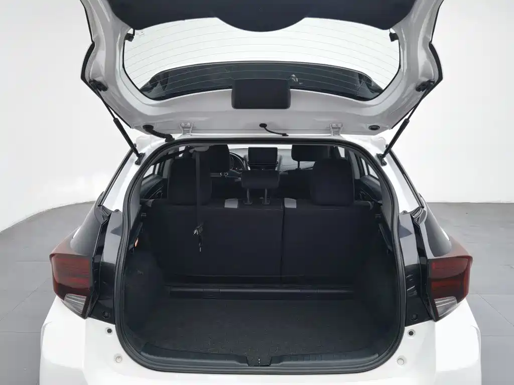 Toyota Yaris L — миниатюра 16