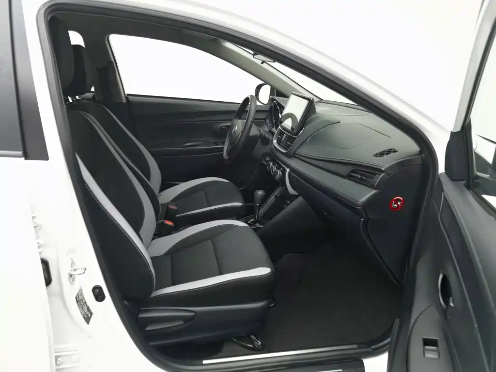 Toyota Yaris L — миниатюра 23
