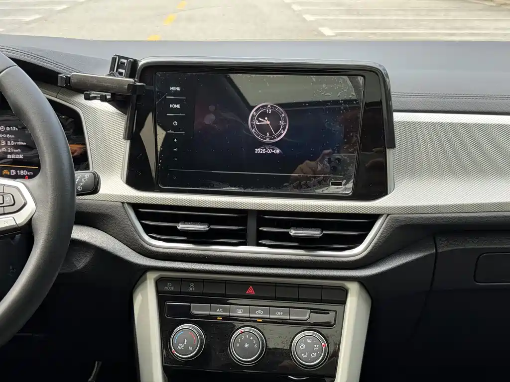 Volkswagen T-Roc — миниатюра 9