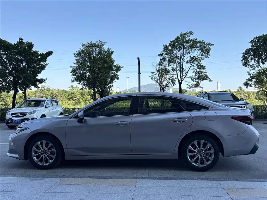 Toyota Avalon — миниатюра 3